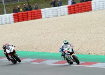 Camier fora de la segona carrera a Nurburgring