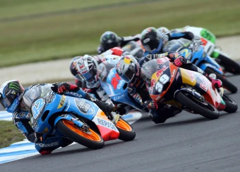 Vict&ograve;ria per la m&iacute;nima de Rins i quarta posici&oacute; per a M&aacute;rquez