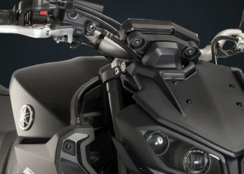 Puig lancia la nuova cover per cupolino Sport Plus per la Yamaha MT-07