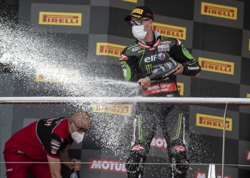 Das Kawasaki Racing Team gibt 100 %
