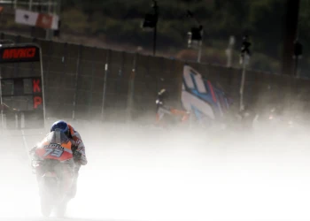 Márquez sin puntos en Valencia