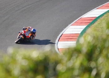 Bradl se despide por todo lo alto
