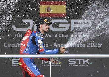 BORJA GÓMEZ BRILLA EN JEREZ Y LIDERA EL ESPECTÁCULO DEL JUNIOR GP