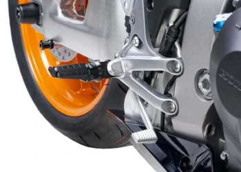 Poggiapiedi modello Racing