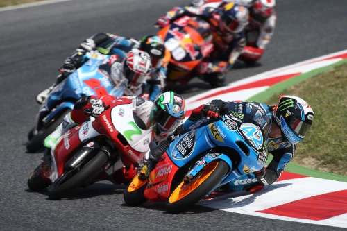 Rins et Marquez se battre pour la victoire