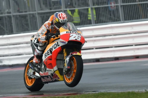 Poderosa victoria de Márquez en un Misano lluvioso para recuperar el liderato del campeonato