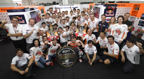 Dani Pedrosa obtiene una gran victoria en Valencia, Marc Marquez 2017 CAMPEÓN DEL MUNDO