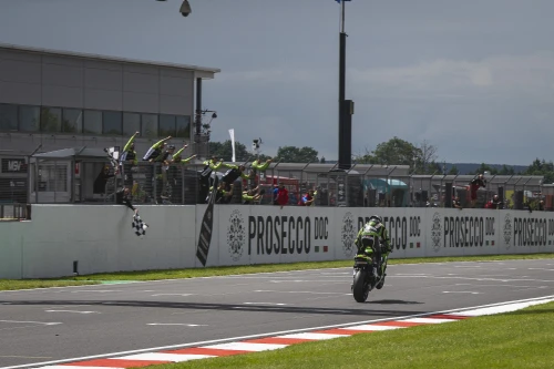 ÉMOTION DÉCHAÎNÉE À DONINGTON PARK 