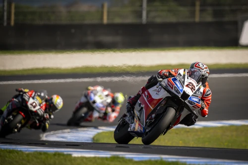 IL MONDIALE SUPERBIKE PARTE CON INTENSITÀ IN AUSTRALIA: PRIMA GARA COMPLETATA