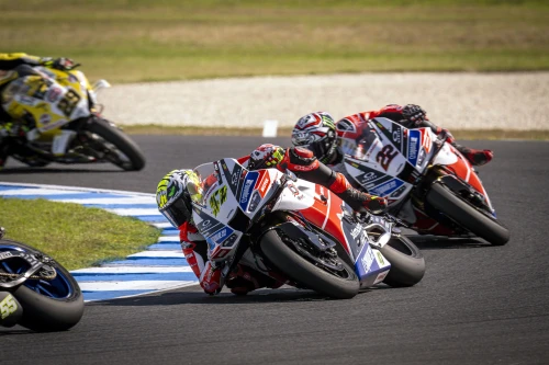 EL MUNDIAL DE SUPERBIKES ARRANCA CON INTENSIDAD EN AUSTRALIA: PRIMERA RONDA COMPLETADA