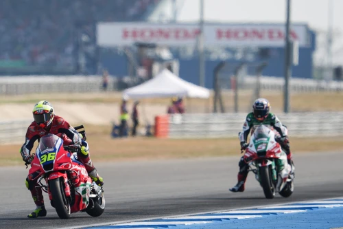 PRIMERA RONDA CASI PERFECTA PARA EL HONDA HRC CASTROL