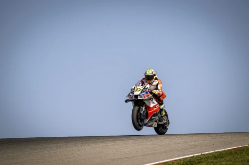 INTENSE WEEKEND IN PORTIMÃO FOR GMT94, HONDA HRC, AND BIMOTA IN WORLD SUPERBIKE AND SUPERSPORT