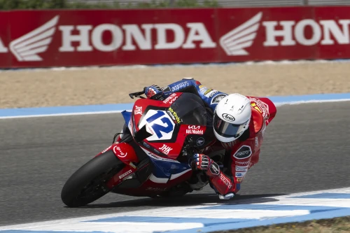 BORJA GÓMEZ SHINES IN JEREZ AND LEADS THE JUNIOR GP SHOW