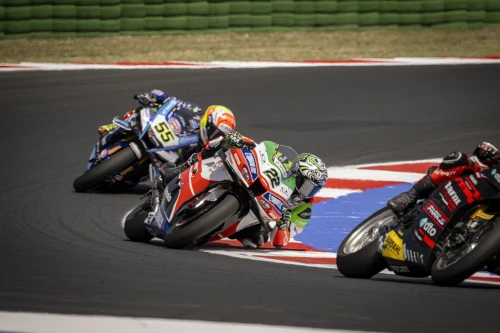 PODI PER BASSANI E LOWES IN UN BRILLANTE WEEKEND A MISANO