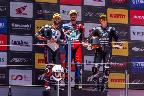EL TEAM LAGLISSE DOMINA A MONTMELÓ