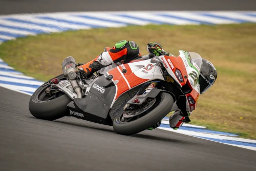 SPEKTAKULÄRER SAISONSTART IN DER WSBK